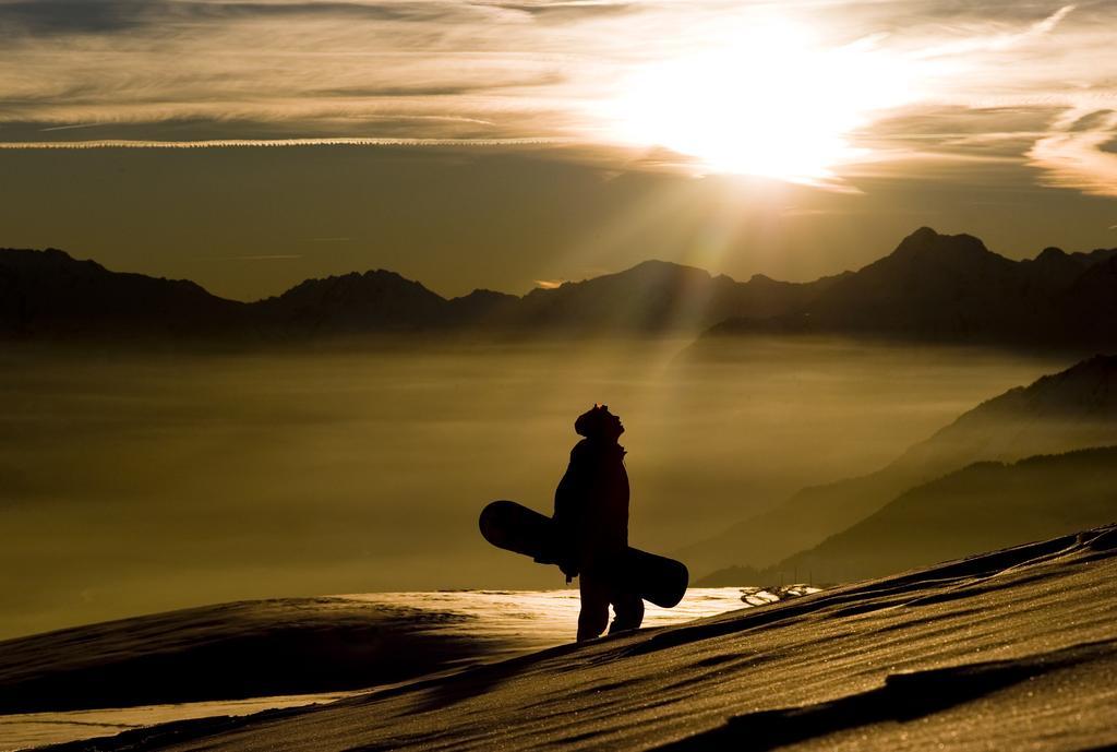 Chalet Des Alpes - Sunset View - كرانز مونتانا المظهر الخارجي الصورة