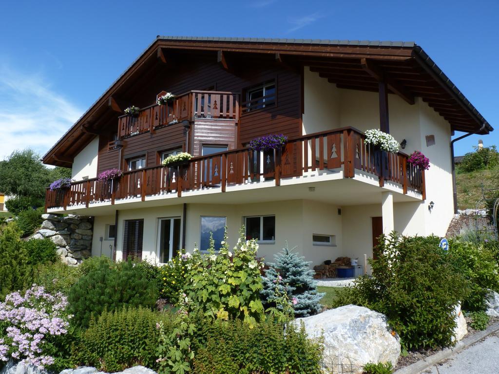 Chalet Des Alpes - Sunset View - كرانز مونتانا المظهر الخارجي الصورة